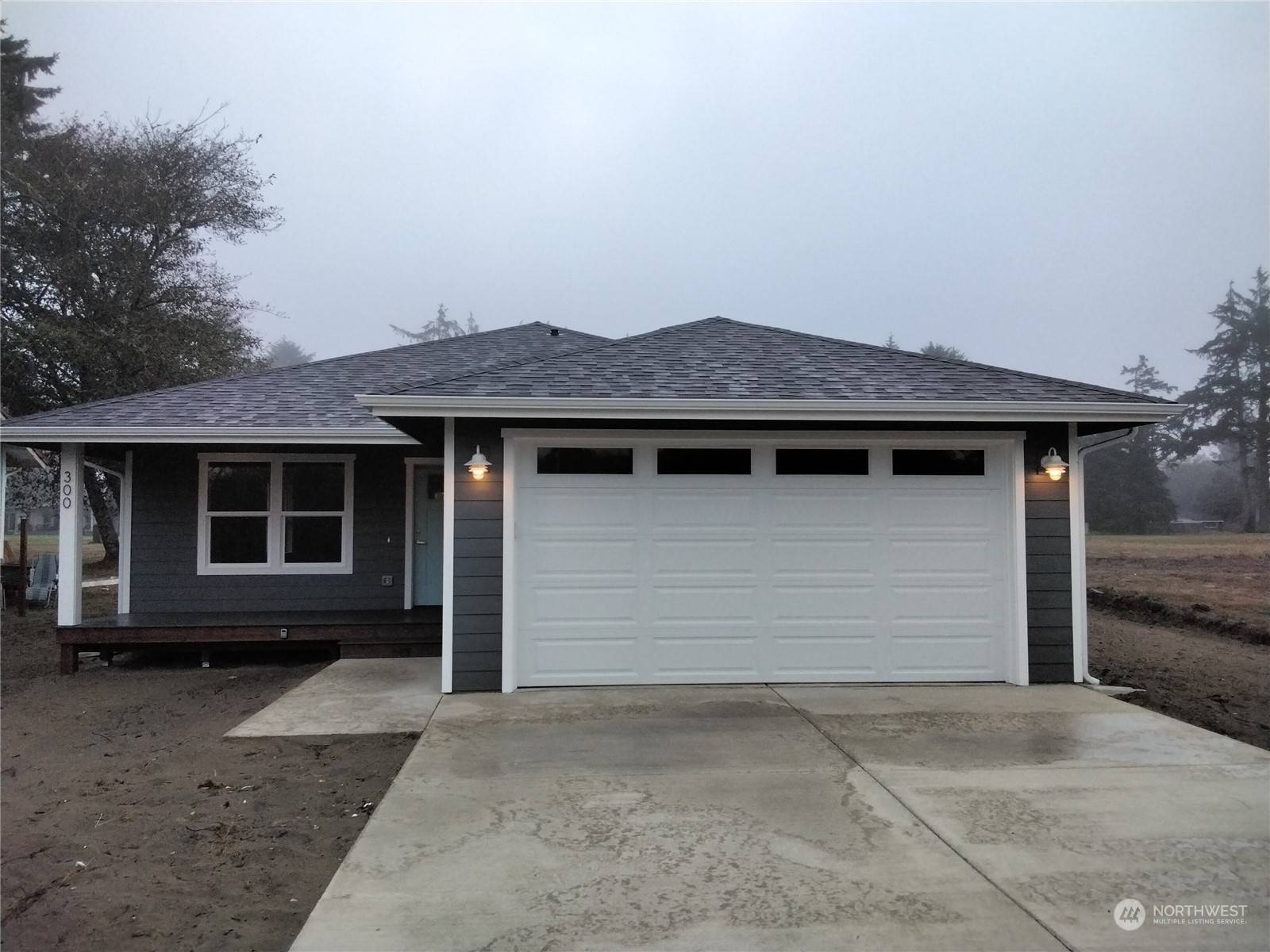 300 Octopus AVE NE, Ocean Shores, WA 98569