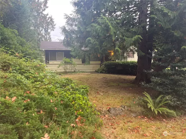 19304 47th ST NE, Lake Forest Park, WA 98155