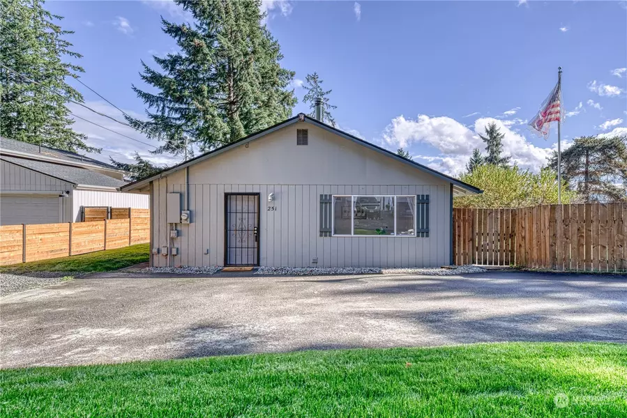 251 NE Bryan LN, Belfair, WA 98528