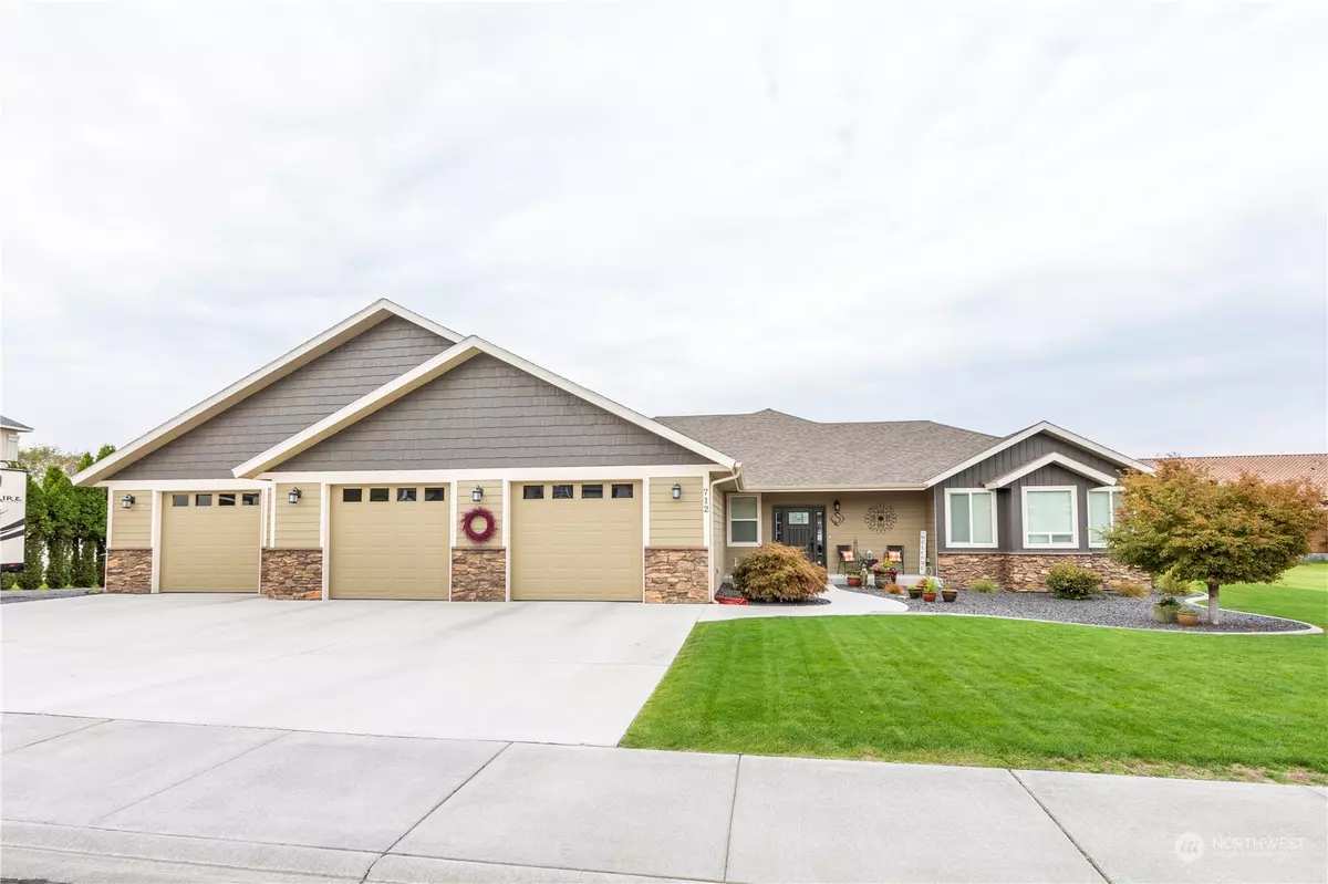 Moses Lake, WA 98837,712 Lupine DR S