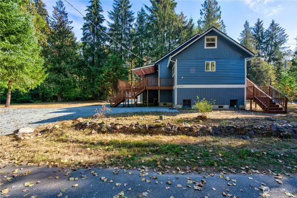 31703 Rivershore LN, Granite Falls, WA 98252