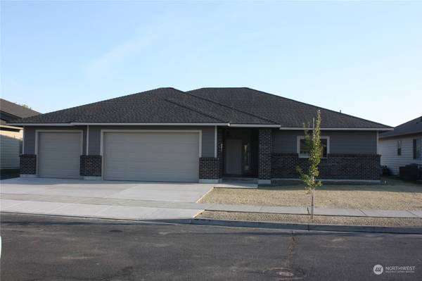 3439 Blue Heron LN, Moses Lake, WA 98837