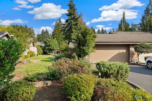 154 142nd PL NE #40A, Bellevue, WA 98007