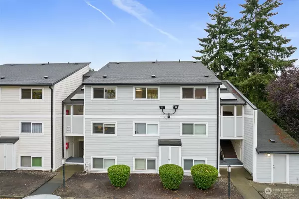 15210 Macadam RD S #D-312, Tukwila, WA 98188