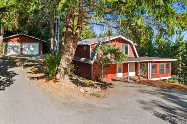53 N Beacon Point LOOP S, Lilliwaup, WA 98555