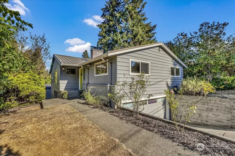 10600 10th PL NE, Seattle, WA 98125