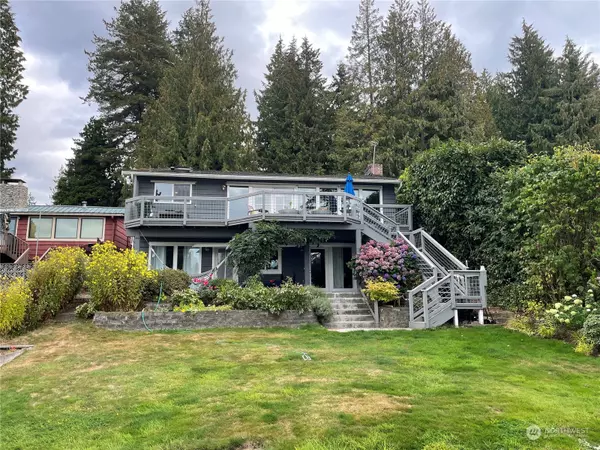 15614 E Shore DR, Lynnwood, WA 98087