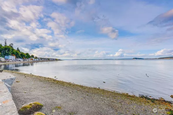 Camano Island, WA 98282,660 Doeskin CT