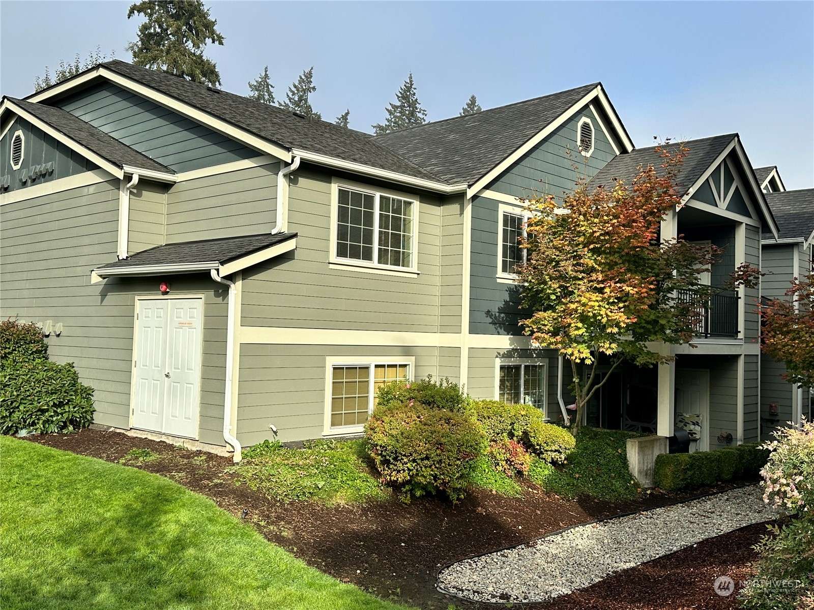 1413 Evergreen Park DR SW #201, Olympia, WA 98502