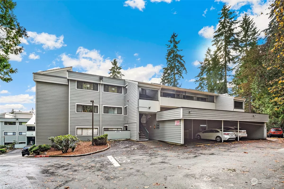 Seattle, WA 98125,13743 15th AVE NE #D2