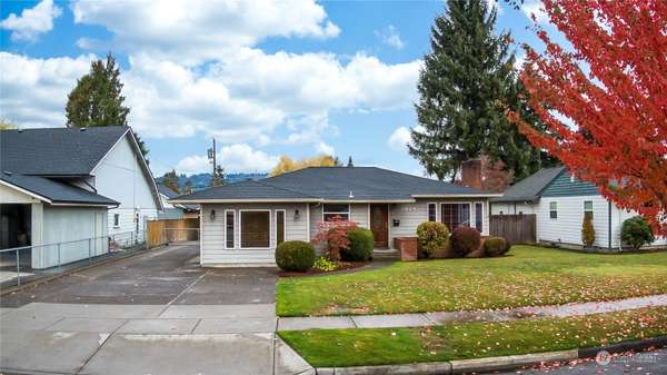 2824 Maple ST, Longview, WA 98632