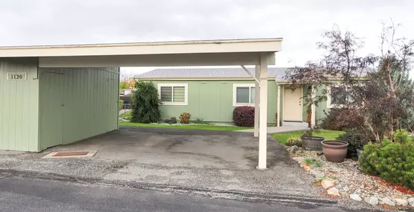 1120 Foothills LN, Wenatchee, WA 98801