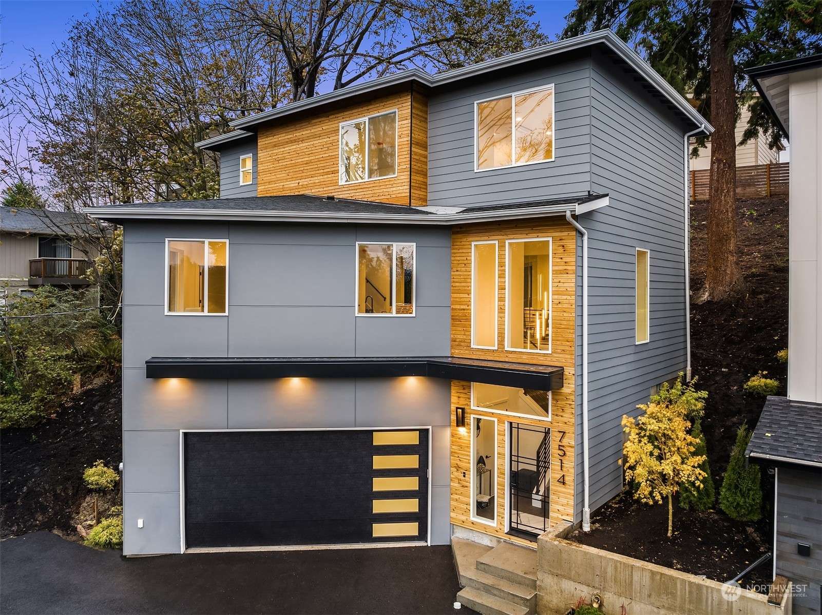 7514 20th AVE SW, Seattle, WA 98106