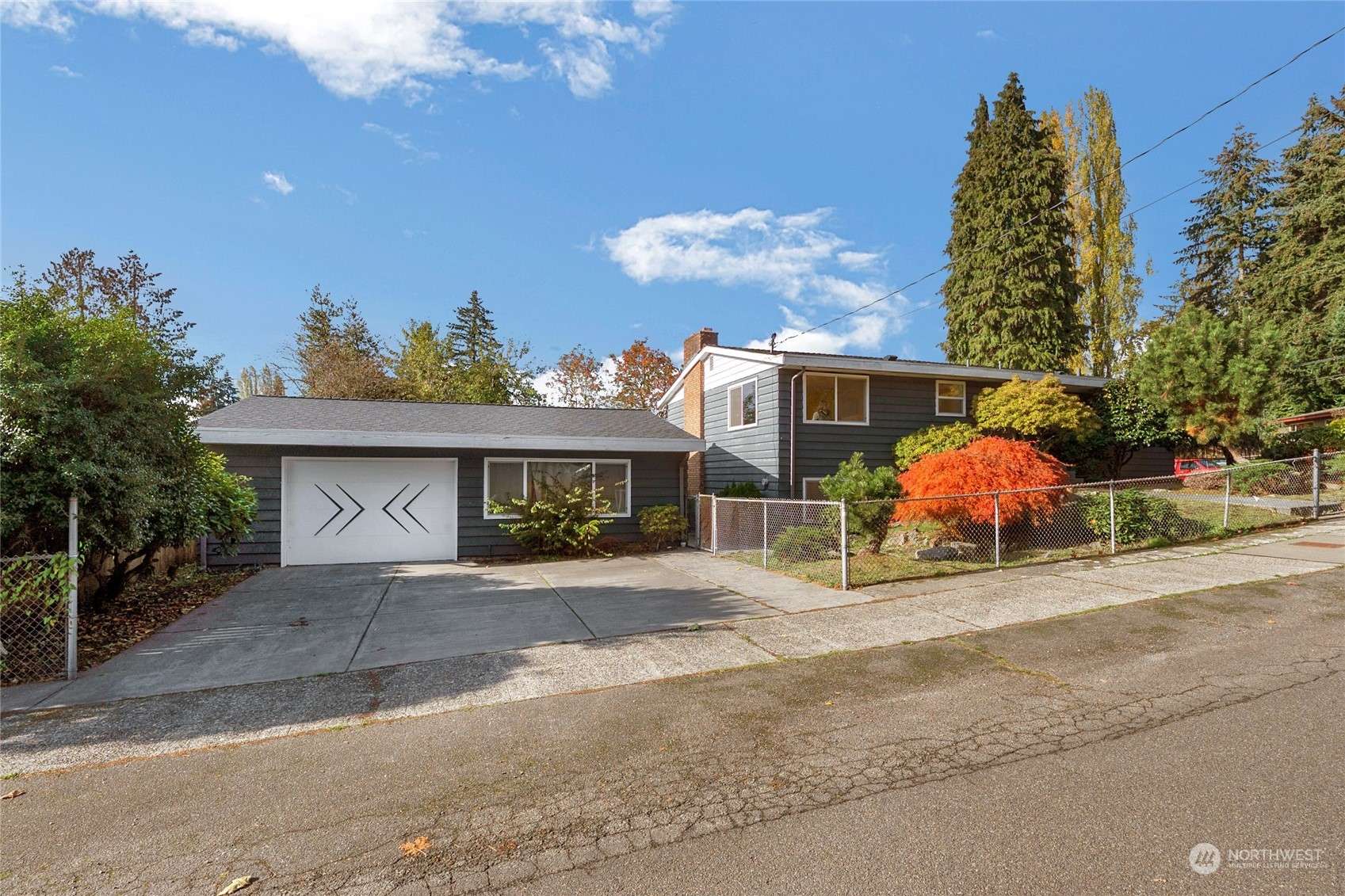 12821 25th AVE NE, Seattle, WA 98125