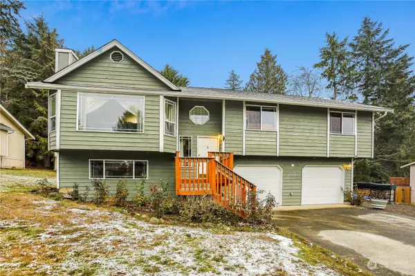 7529 Bridge Pl NE, Bremerton, WA 98311