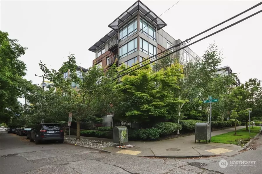 4547 8th AVE NE #202, Seattle, WA 98105