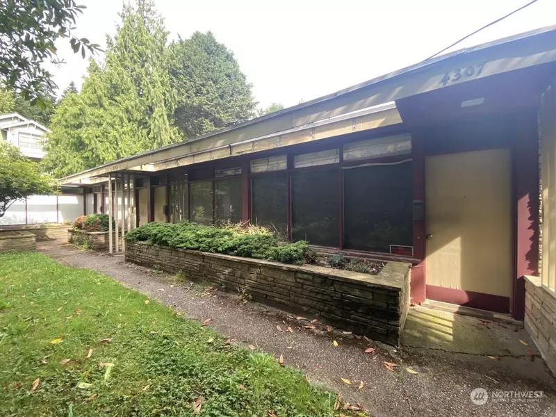4307 4317 35th AVE W, Seattle, WA 98199