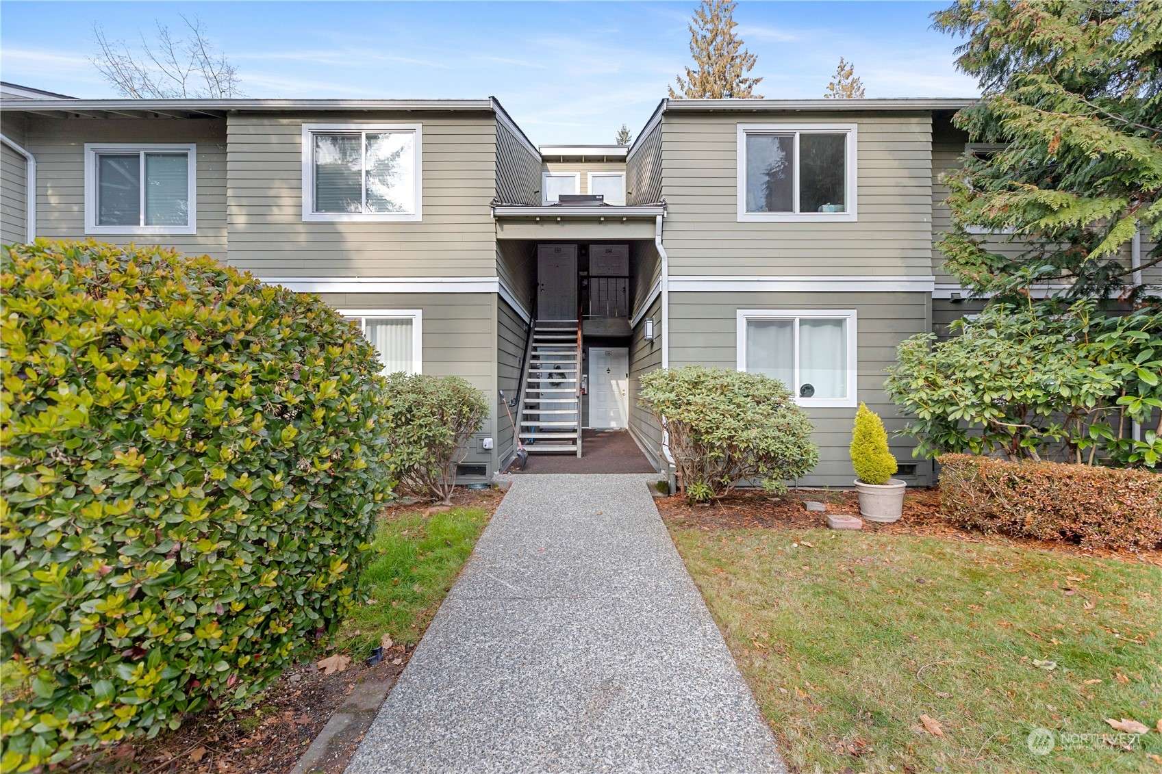 820 E Cady RD #F207, Everett, WA 98203