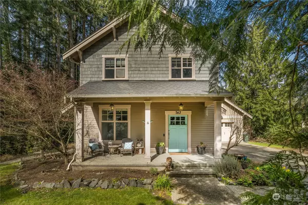 743 Fox DR, Fox Island, WA 98333