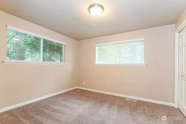 Federal Way, WA 98003,1040 S 295th PL