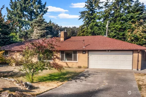 2311 Del Campo DR, Everett, WA 98208