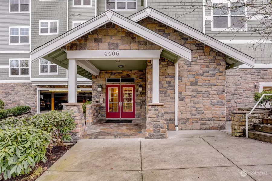 4406 Providence Point PL SE #204, Issaquah, WA 98029