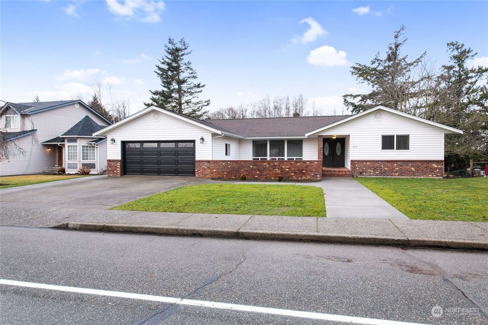 313 Edgewater LN, Lynden, WA 98264