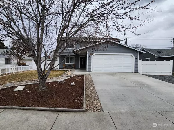 1613 S Skyline DR, Moses Lake, WA 98837