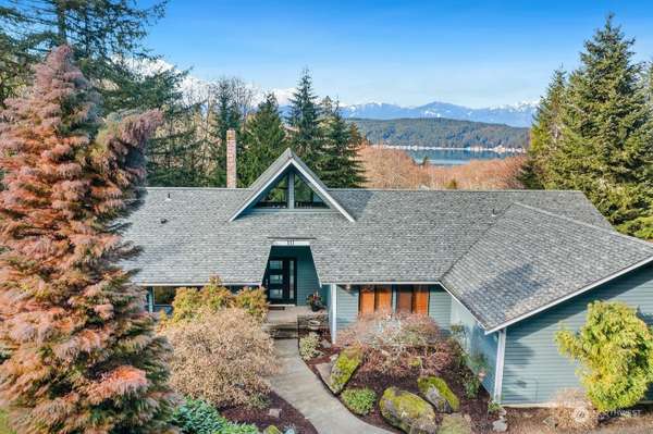 111 E Olympic Palisades DR, Belfair, WA 98528