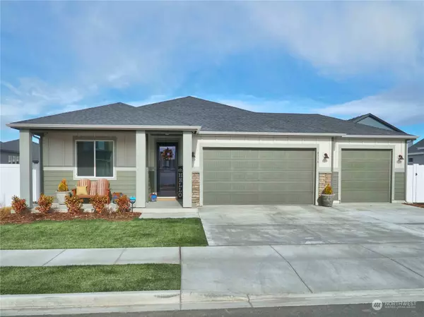 4734 W Hawk ST, Moses Lake, WA 98837