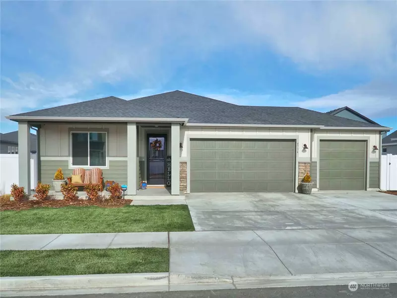 4734 W Hawk ST, Moses Lake, WA 98837