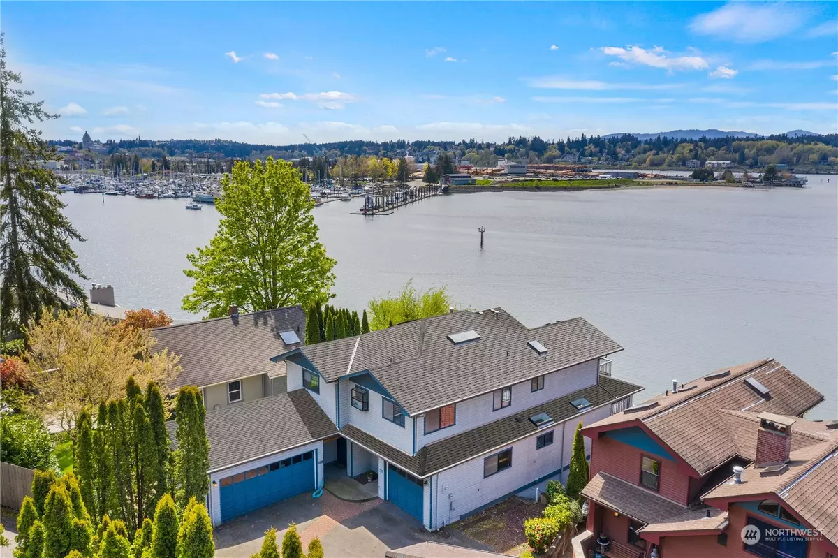 Olympia, WA 98506,1819 East Bay DR NE