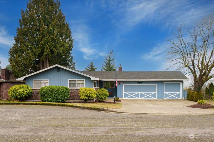 911 Crest AVE, Kent, WA 98030