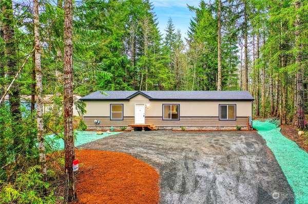 850 E Trails End DR, Belfair, WA 98528