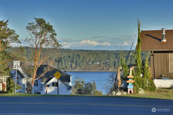 Freeland, WA 98249,5050 Honeymoon Bay RD