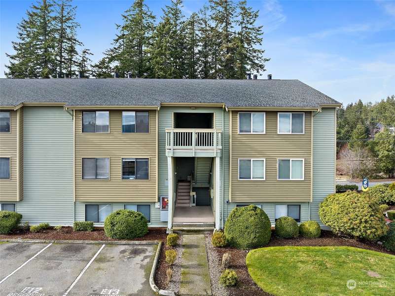 1780 W Sunn Fjord LN #E305, Bremerton, WA 98312