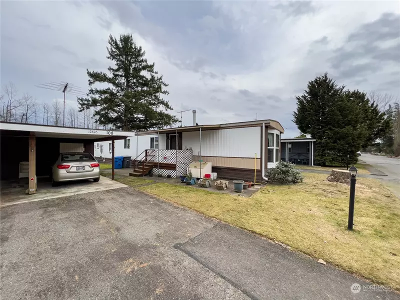 12605 142nd CT E #108, Puyallup, WA 98374