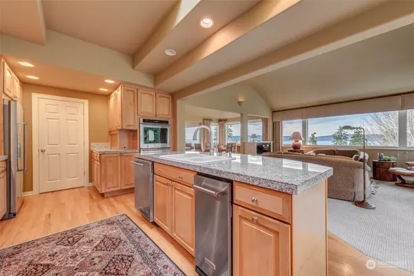 Mukilteo, WA 98275,9784 Marine View DR