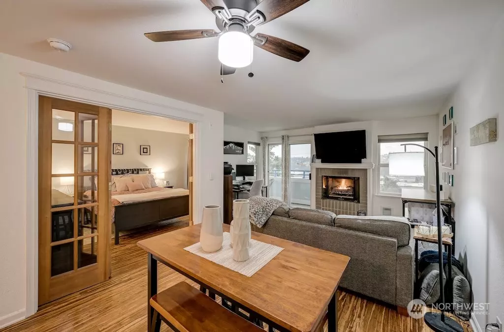 Seattle, WA 98119,2244 13th AVE W #204