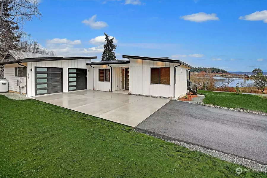 424 Lehman DR, Camano Island, WA 98282