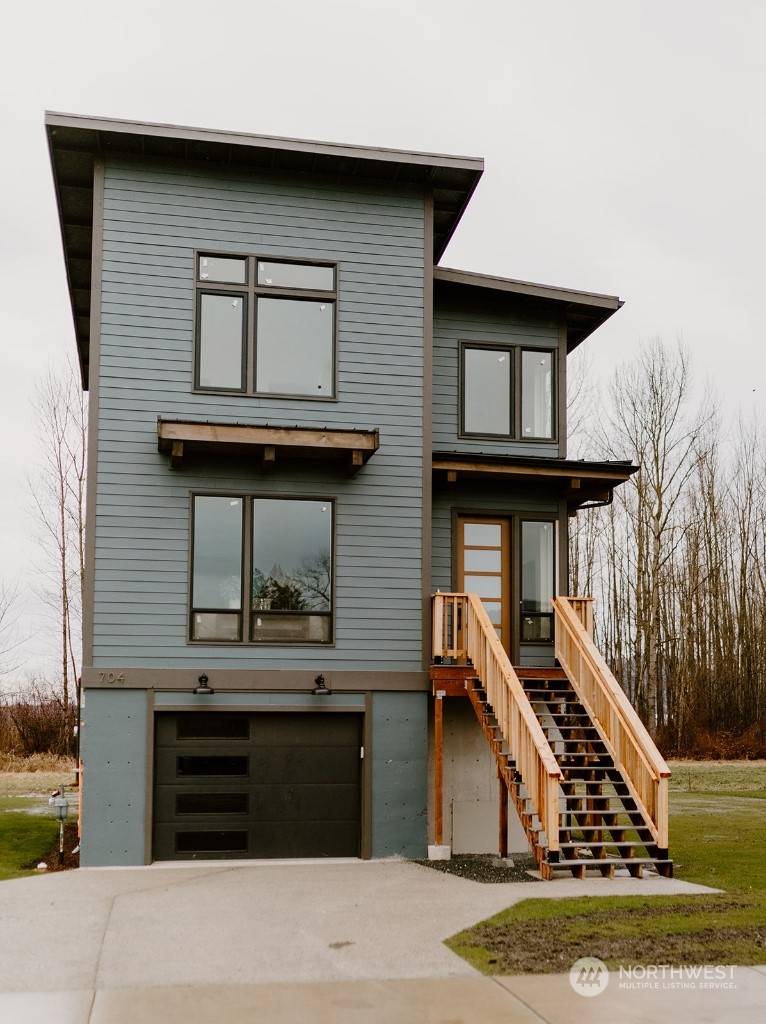 704 Garfield ST, Sumas, WA 98295