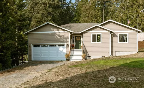 1105 Halsey DR, Coupeville, WA 98239