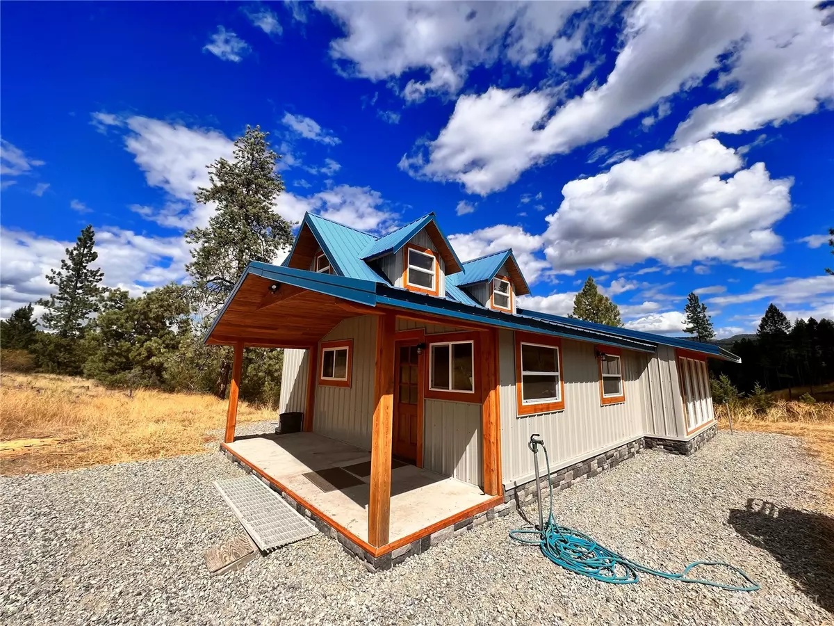 Curlew, WA 99118,98 Massie LN