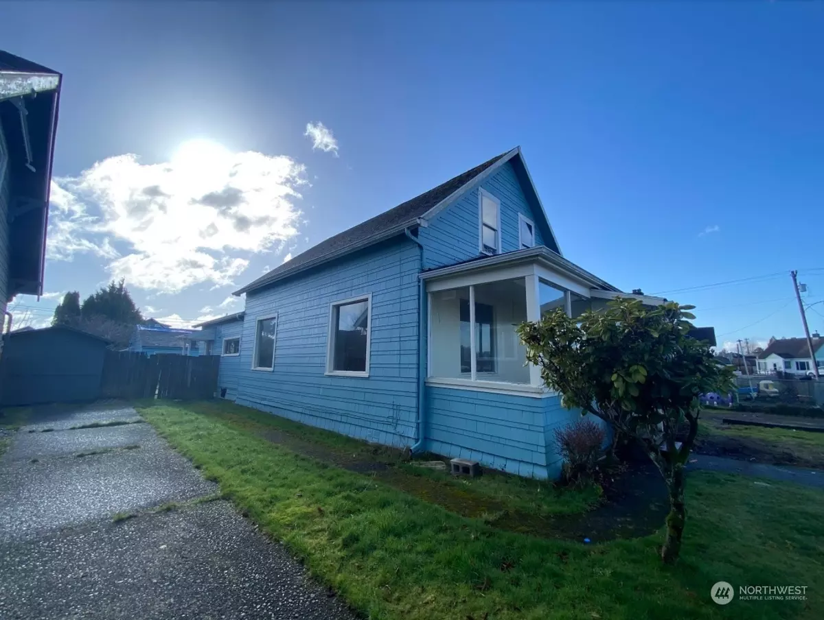 Aberdeen, WA 98520,915 W 2nd ST