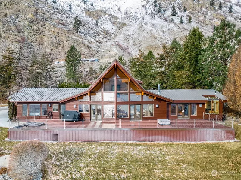 17 Sweetwater LN, Entiat, WA 98822