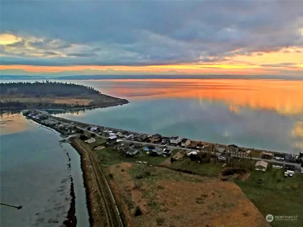 Camano Island, WA 98282,432 Lehman DR