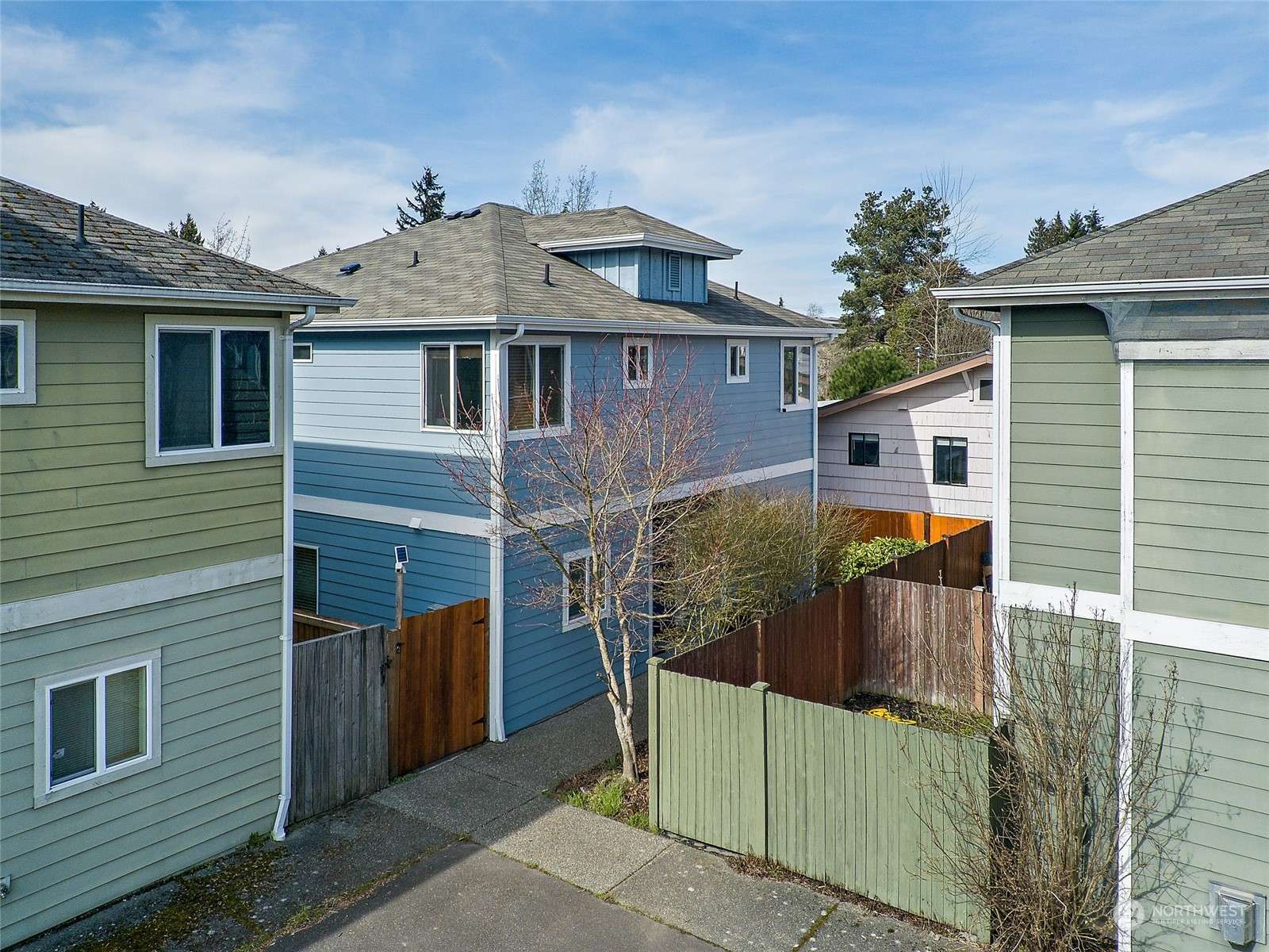 8847 9th AVE SW #A, Seattle, WA 98106