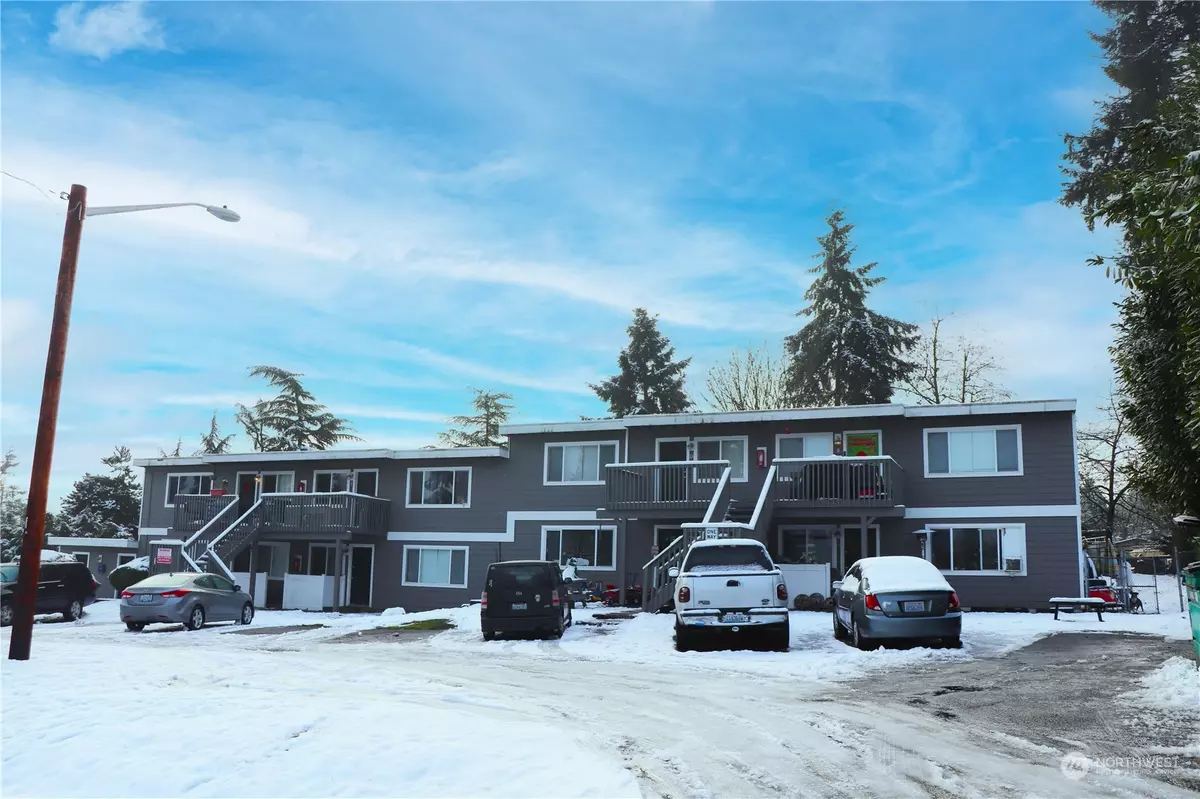 Puyallup, WA 98373,6608 6612 106th Street Ct E