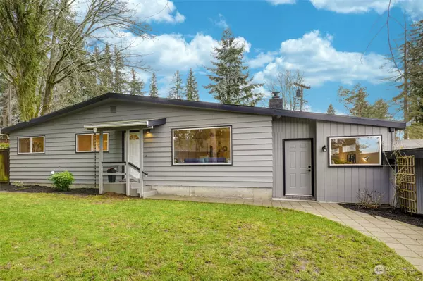 8132 NE 156th PL, Kenmore, WA 98028