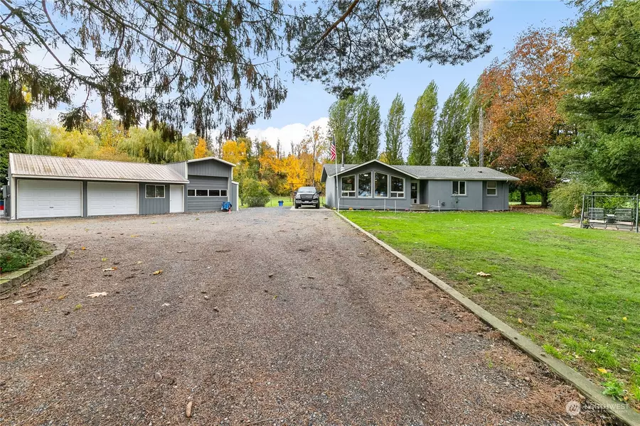 3695 Lindsay RD, Deming, WA 98247